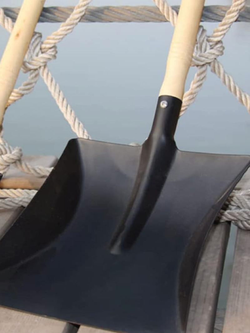 MULTIFUNCTIONAL SHOVE