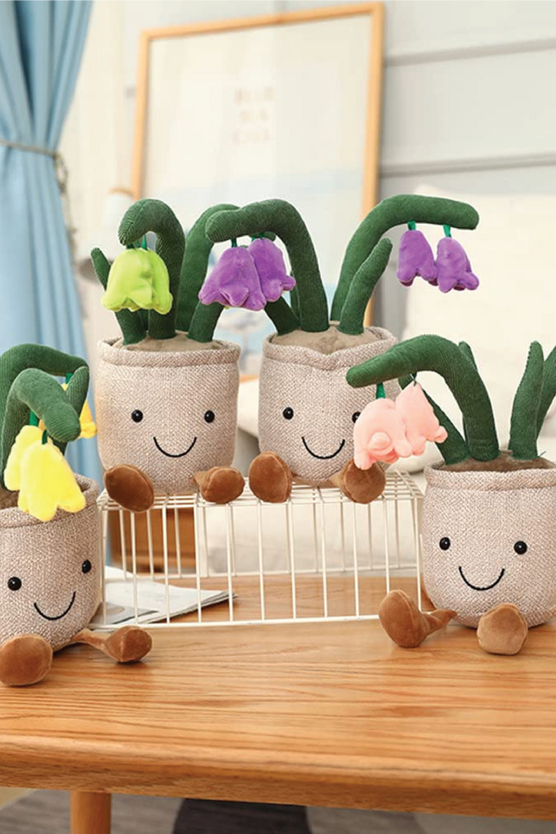 HANGING FLOWER PLUSH DECOR